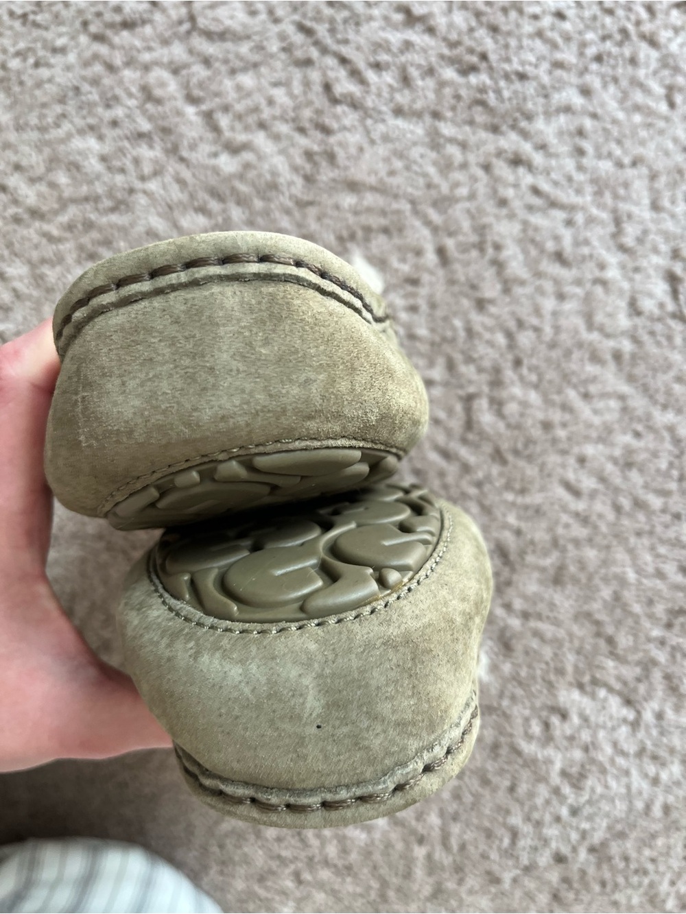 NEW UGG Women's Suede Moccasin Slipper in Olive with Shearling Lining - Picture 5 of 10